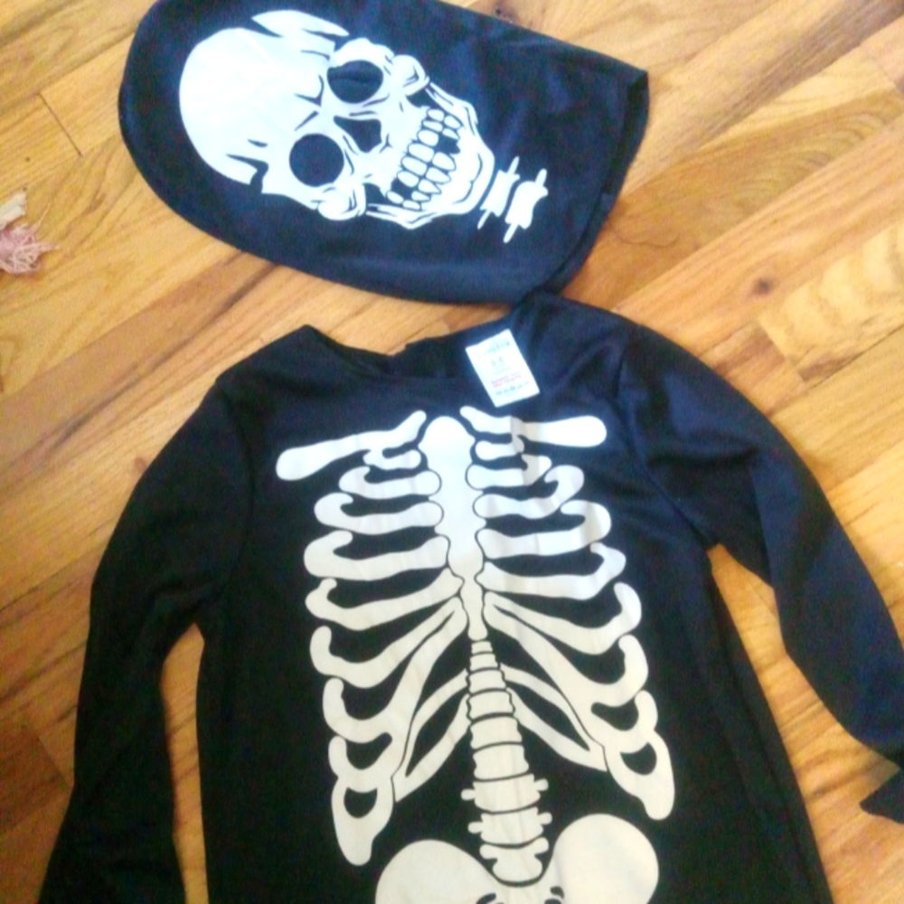 Skeleton Costume 5-6 year old - Picture 1 of 5